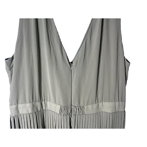 TFNC London Calida Maxi Dress Sage Pleated V-Neck Size 22 - Picture 4 of 7